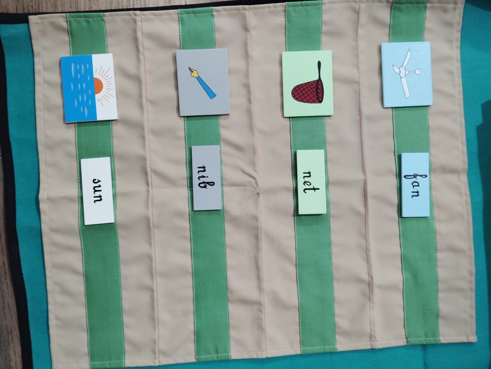 Picture and word matching on the language mat